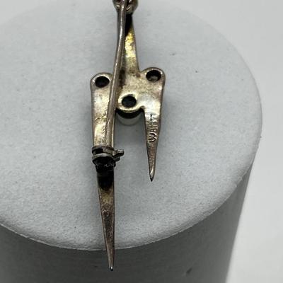 LOT 163: Sterling Silver Marcasite and Pearl Artist-Signed Antique Brooch - 3.5 GTW