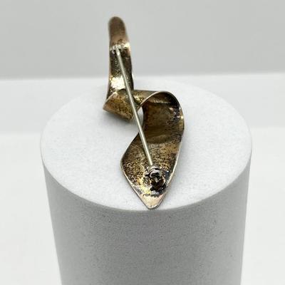 LOT 166: Vintage Sterling Silver Modernist Twist Brooch - 4.4 Grams