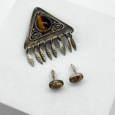 LOT 167: Sterling Silver Tiger's Eye Brooch - 925 Israel - and Gemstone Earrings - 6 GTW