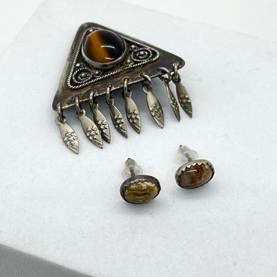 LOT 167: Sterling Silver Tiger's Eye Brooch - 925 Israel - and Gemstone Earrings - 6 GTW