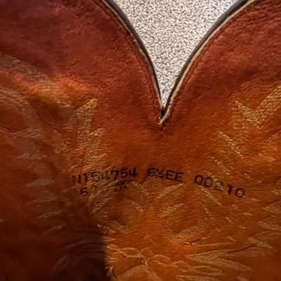 Lucchese Cowboy Boots & Ariat Boots - Women Size 11 (GB1-RG)
