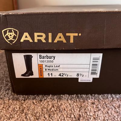 Lucchese Cowboy Boots & Ariat Boots - Women Size 11 (GB1-RG)