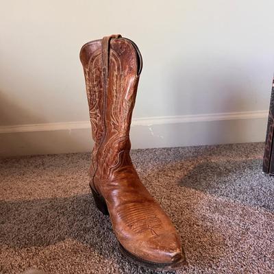 Lucchese Cowboy Boots & Ariat Boots - Women Size 11 (GB1-RG)
