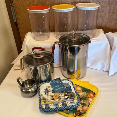 Kuhn Rikon 4th Burner Pot and Krona Pot w/ containers