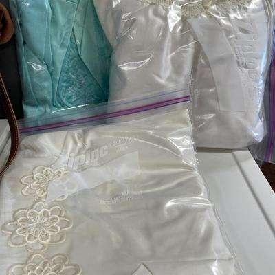 Nightgowns & purses with organizers