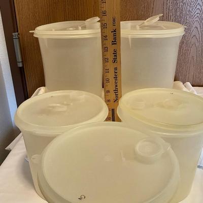 5 piece Vintage Tupperware set