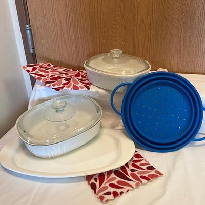 Vintage Corningware French White w/ plater w/strainer