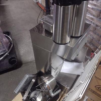 Commercial Bunn Automatic Coffee Brewer with Air Pots