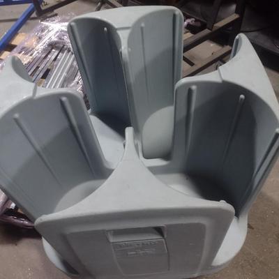 Metro Pod 12 Four Compartment Mobile Commercial Hospitality Dish Caddy