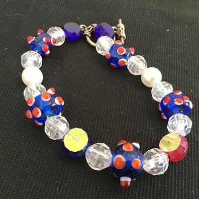 Art Glass Type Toggle Bracelet
