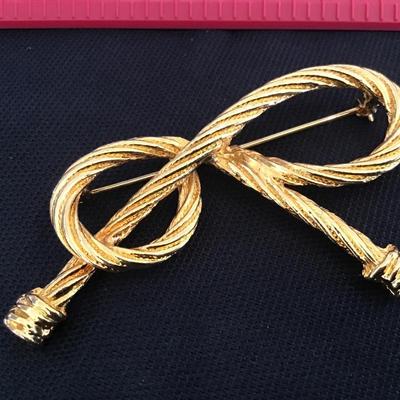 Beautiful Large Knotted Brooch