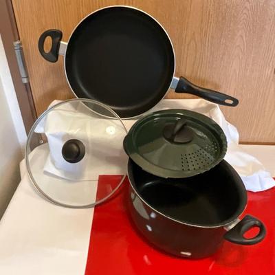 Bailetti kettle made in Italy, and fry pan