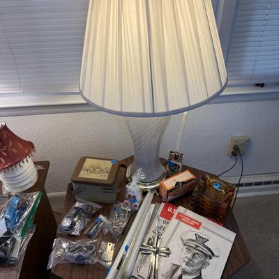 Living room end tables & decor lot