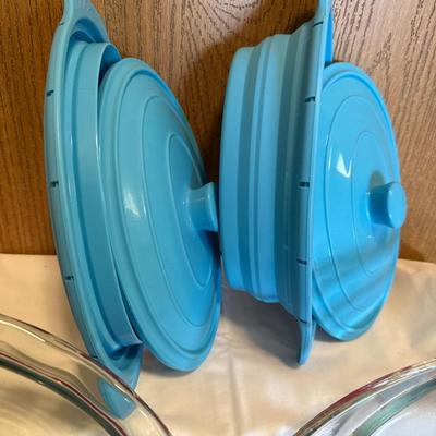 Glass anchor hocking pie dishes, Chicken pot pie Pyrex dish, teflon collapsible bowls