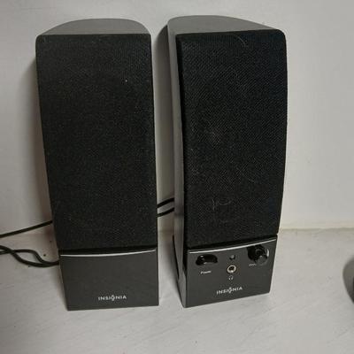 Sony Walkman with case, Insigna Computer speakers, Del Ton ergonomic wireless Keyboard and wireless Arteck mouse