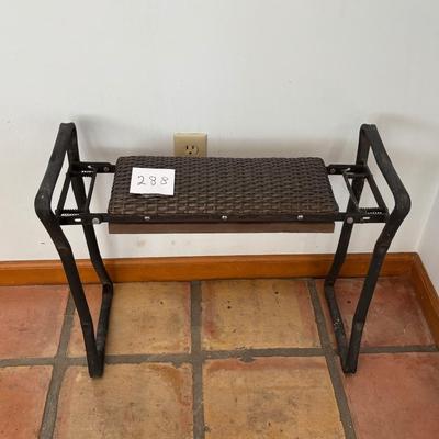 Clap-sable Bench