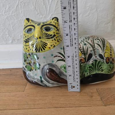 Large vintage hand painted Mexican Tonala Folk art pottery cat figure - Floral art