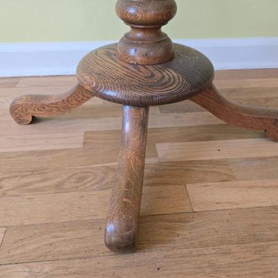 Beautiful vintage oak side table