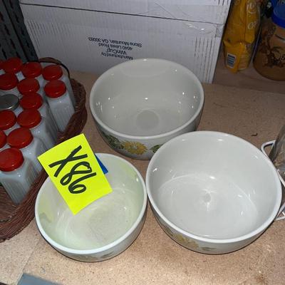 Matching bowl set