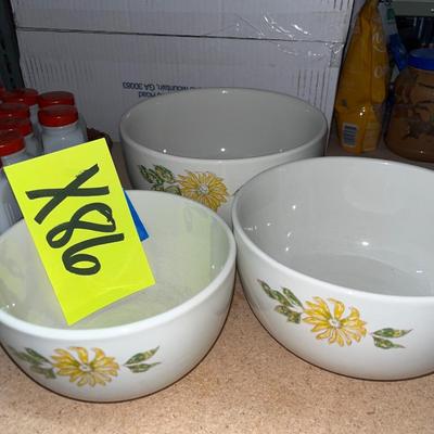 Matching bowl set