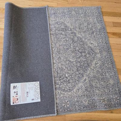 Surya Flower Medallion Grey/Blue 3' 3" x 4' 5" Area rug