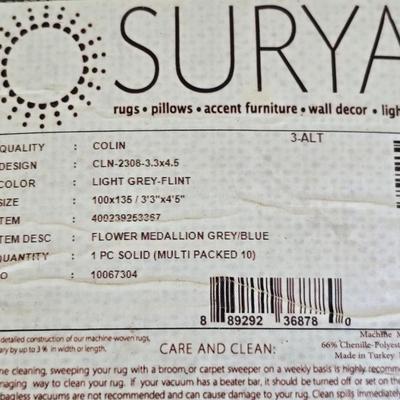 Surya Flower Medallion Grey/Blue 3' 3" x 4' 5" Area rug