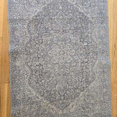 Surya Flower Medallion Grey/Blue 3' 3" x 4' 5" Area rug