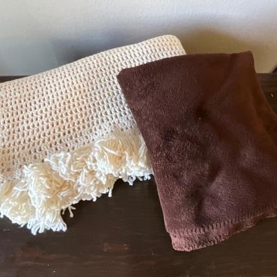 3 Blanket/throws (check 2nd picture)