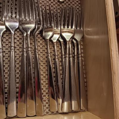 ONEIDA FLATWARE WITH SERVING PIECES, SOME KITCHEN UTENSILS AND CUTLERY