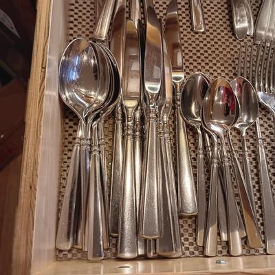ONEIDA FLATWARE WITH SERVING PIECES, SOME KITCHEN UTENSILS AND CUTLERY