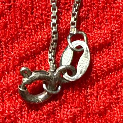 J6-925 stamped sterling locket and chain