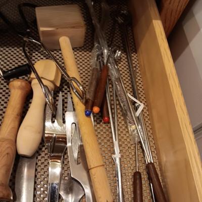 KITCHEN UTENSILS