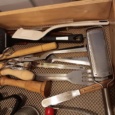 KITCHEN UTENSILS