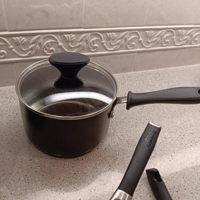 AN ASSORTMENT OF TEFLON COOKWARE