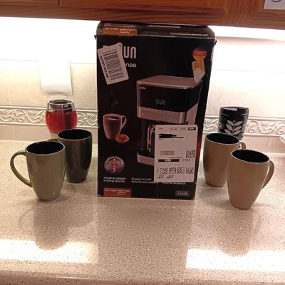 NEW BRAUN BREWSENSE COFFEE MAKER, GIBSON COFFEE MUGS AND TRAVEL CUPS