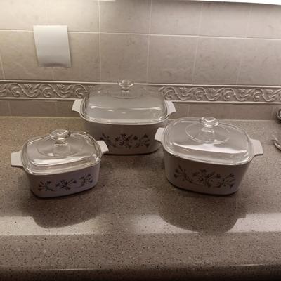 3 GLASS BAKING DISHES WITH LIDS