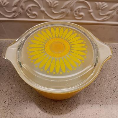 RETRO KITCHEN ITEMS