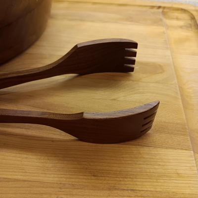LARGE DUCKS UNLIMITED CUTTING BOARD, BLACK WALNUT SALAD BOWL & HOFFRITZ STEAK KNIVES
