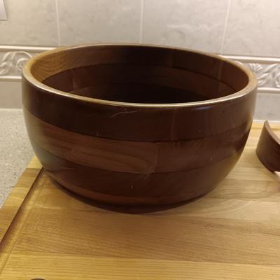 LARGE DUCKS UNLIMITED CUTTING BOARD, BLACK WALNUT SALAD BOWL & HOFFRITZ STEAK KNIVES