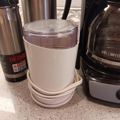 MR COFFEE BREWER, TRAVEL CUPS, BEAN GRINDER AND THERMOSES