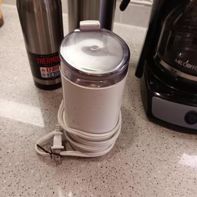 MR COFFEE BREWER, TRAVEL CUPS, BEAN GRINDER AND THERMOSES