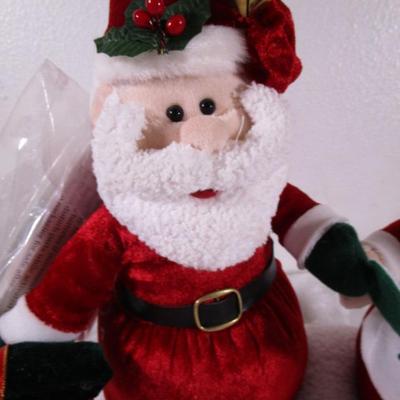 New with tags Dancing, singing solo and as a duet Santa & Mrs. Claus