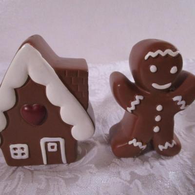 New Gingerbread man & house salt & pepper shakers