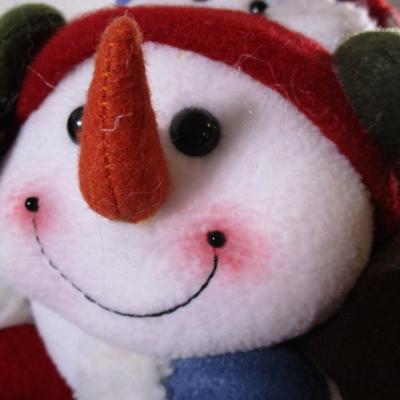 New "Snowy Holiday Friends" lighted talkding decor
