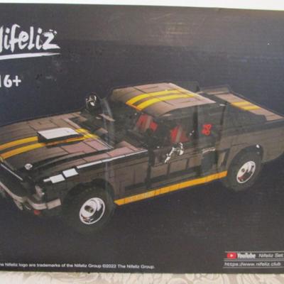 New Nifeliz 1965 GT 350 race car building set (like Lego)