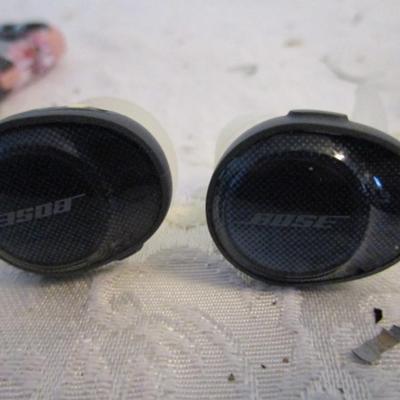 Bose sound sport free wireless earphones with charging case