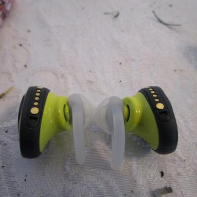 Bose sound sport free wireless earphones with charging case