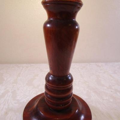 Vintagre hardwood pull-chain lamp