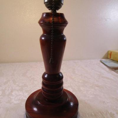 Vintagre hardwood pull-chain lamp
