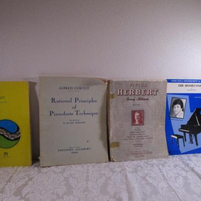 14 Vintage piano books